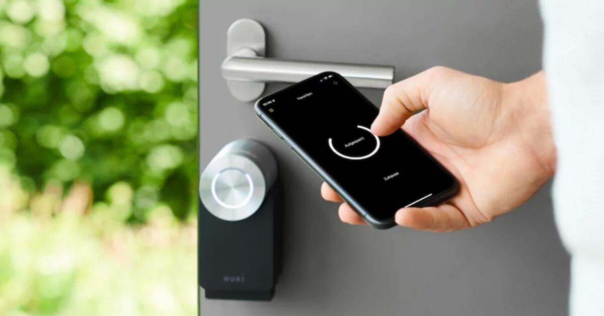 The Industrial ~ Parking ~ Self Check-in Apartment *